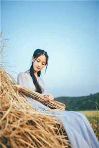 结婚四年，丈夫晒出999张白月光照片官宣小说结局